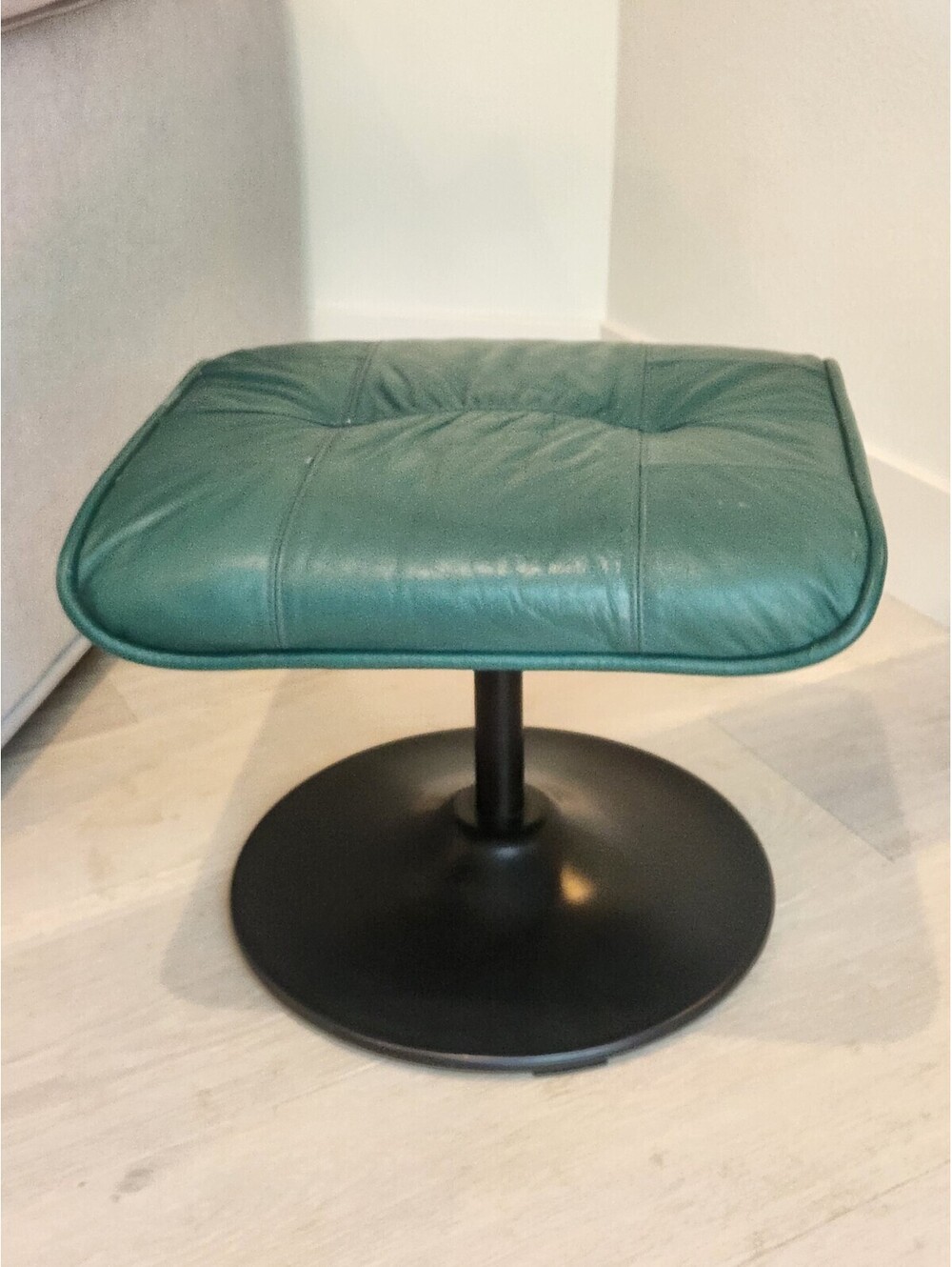 Vintage ChairWorks Green Tufted Rectangular Ottoman Metal Base 19x16x15"